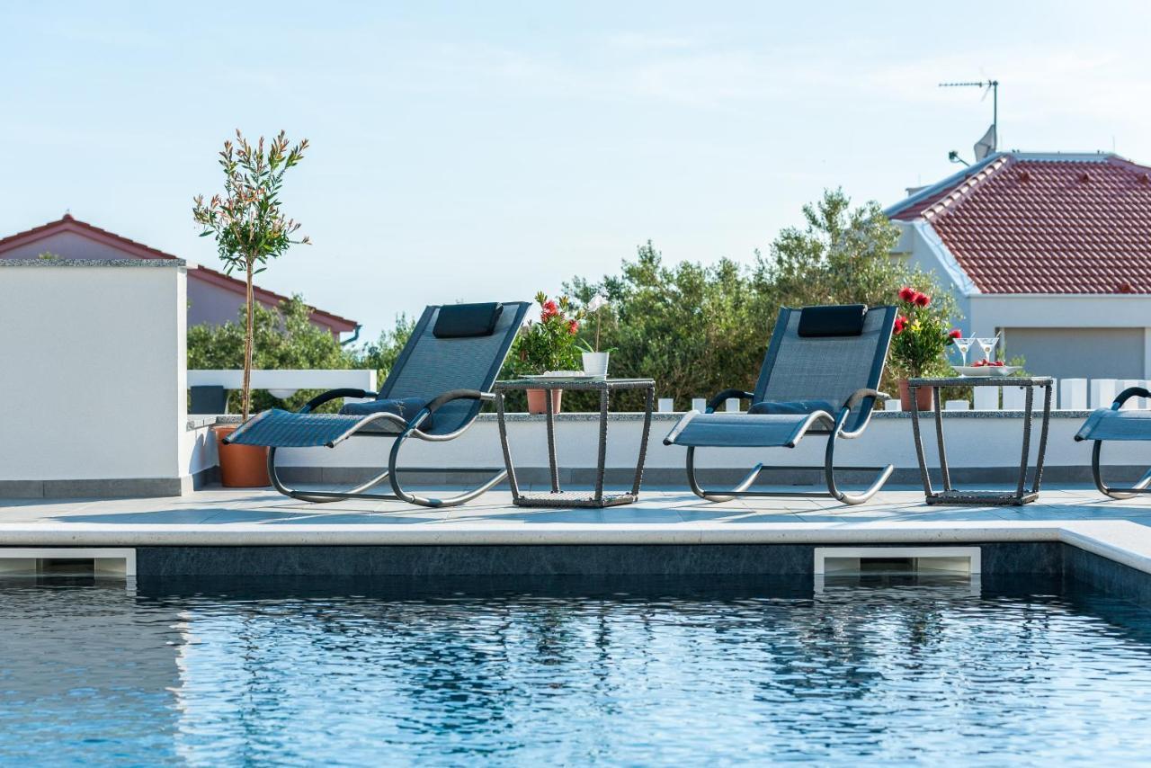 Villa Magnifica Apartments With Pool Novalja Eksteriør billede