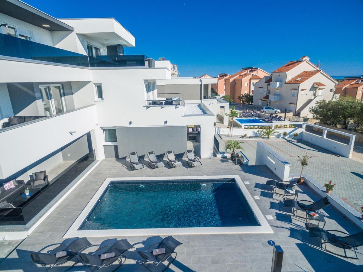 Villa Magnifica Apartments With Pool Novalja Eksteriør billede