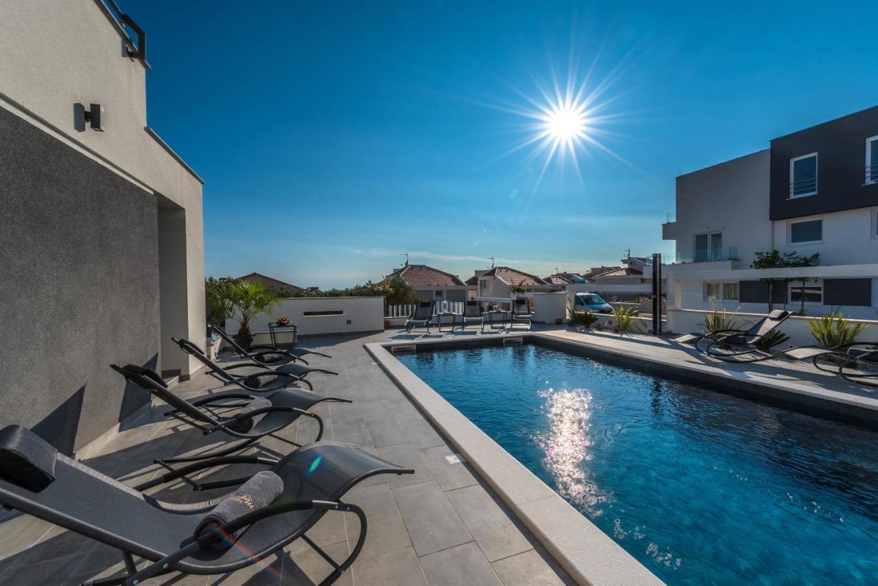Villa Magnifica Apartments With Pool Novalja Eksteriør billede