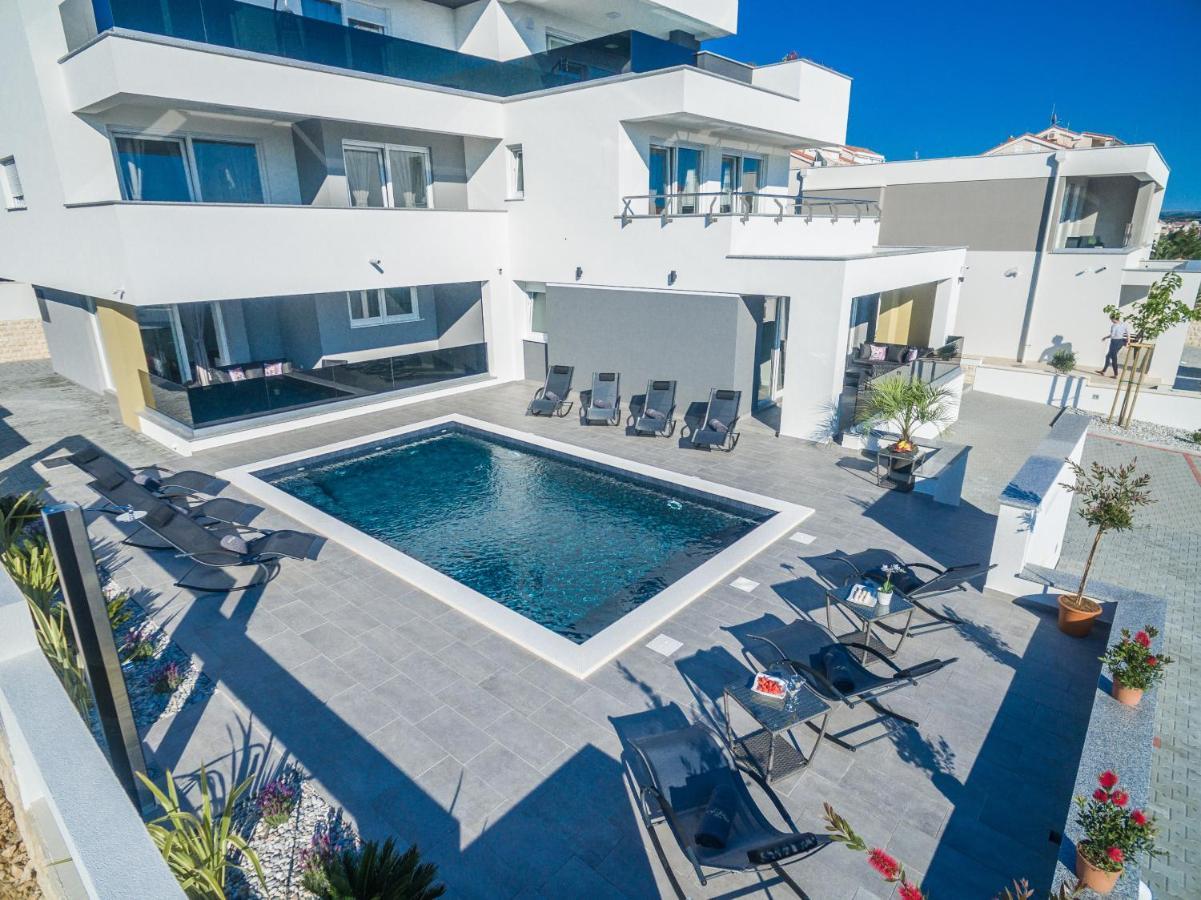 Villa Magnifica Apartments With Pool Novalja Eksteriør billede