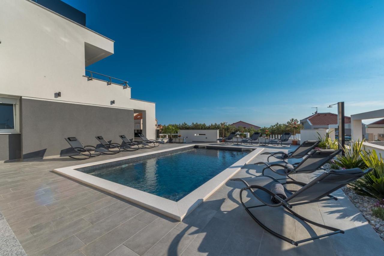 Villa Magnifica Apartments With Pool Novalja Eksteriør billede